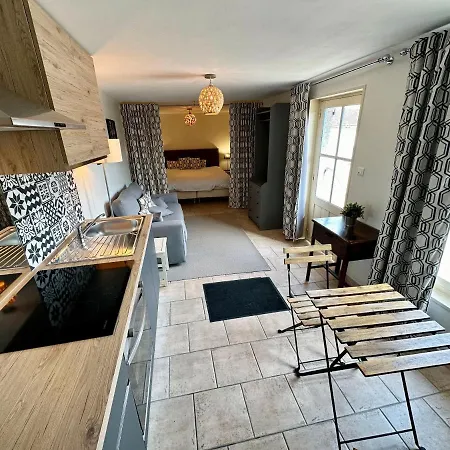 Le Nid Du Chateau De Panisseau *