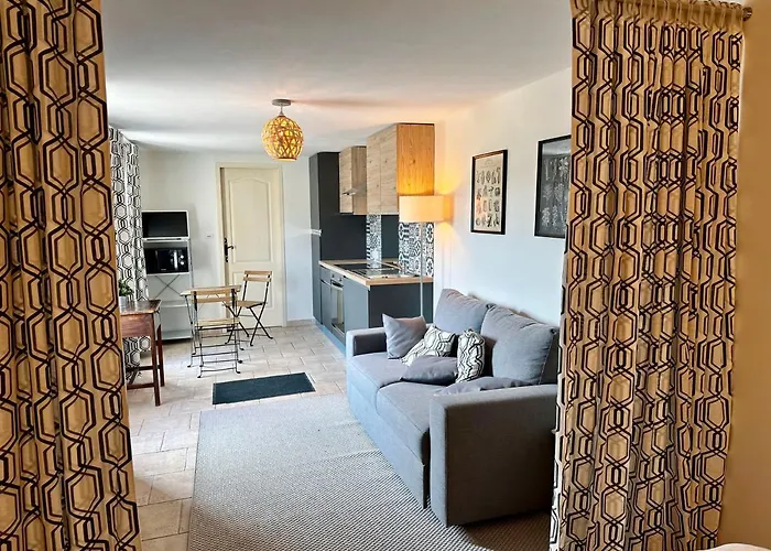 Le Nid Du Chateau De Panisseau Thénac